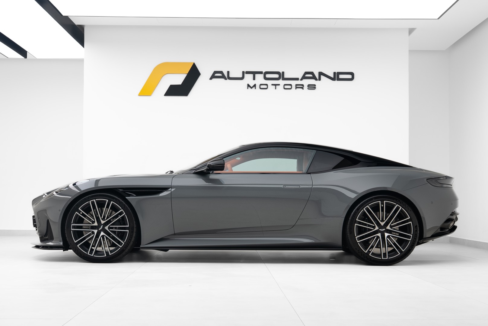 2026 ASTON MARTIN DB12
